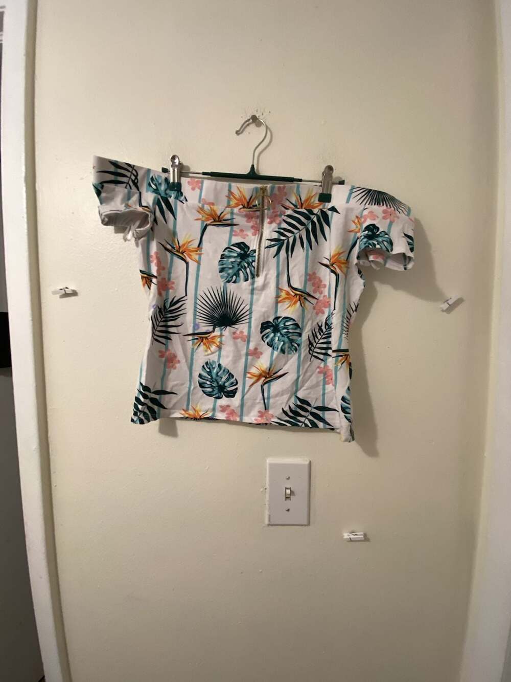 Guess Off-The-Shoulder Floral Top Size XL
